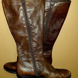 Ladies Born, brown leather boots